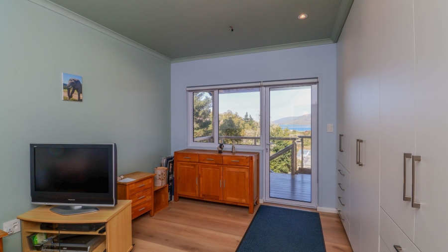 5 Bedroom Property for Sale in Narnia Western Cape